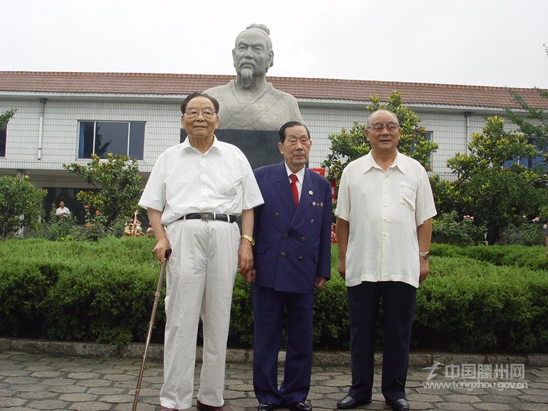 李景上將（右）、楊斯德中將（左）、韓國(guó)四星上將李翼淳將軍（中）合影